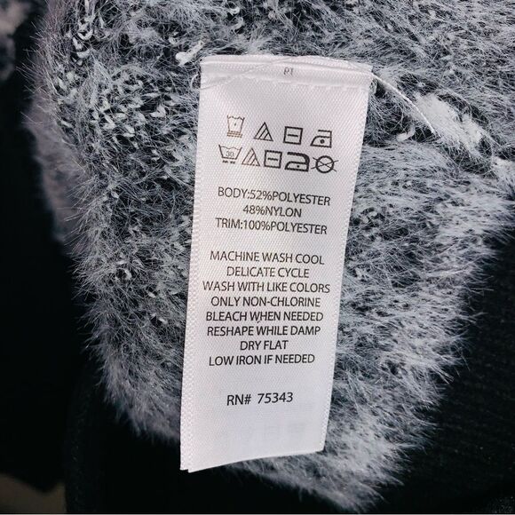 Tahari Black and White Houndstooth Cardigan with Gold Buttons XS to Medium - Picture 12 of 16